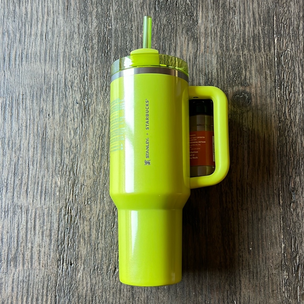 Starbucks x Stanley shimmer hot lime green Quencher 40 oz. NWT
